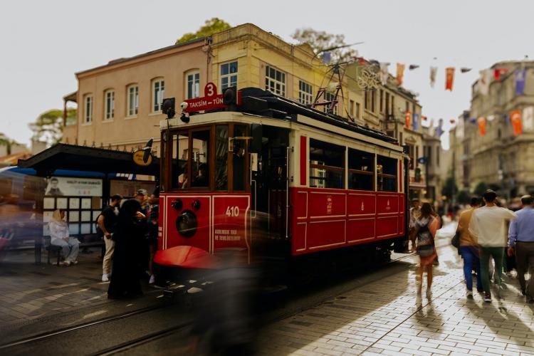 Festejar os Santos Populares